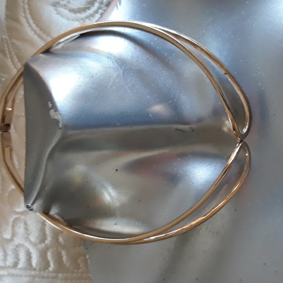 gold tone necklace - Picture 1 of 5